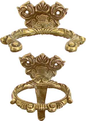 Large Vertical Scroll Hanger